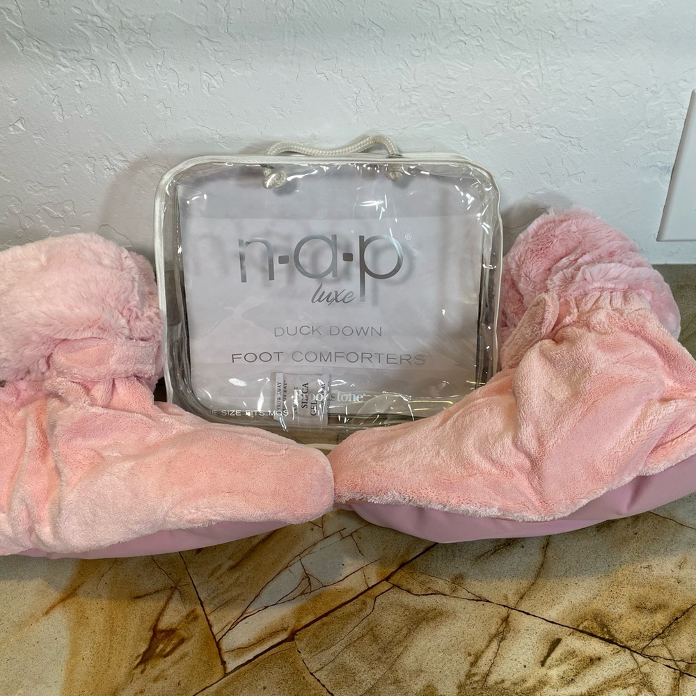 Brookstone n-a-p Luxe Pink Duck Down Foot Comforters Slippers - Picture 3 of 7